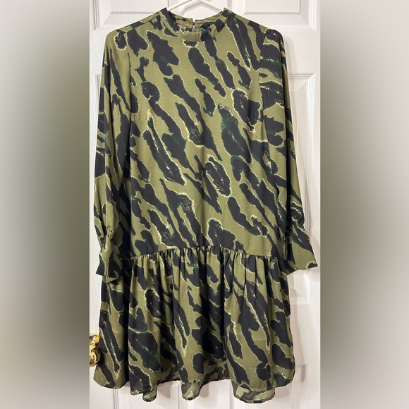 Vero Moda sz.XS multigreen longsleeve tiered dress - Picture 1 of 3